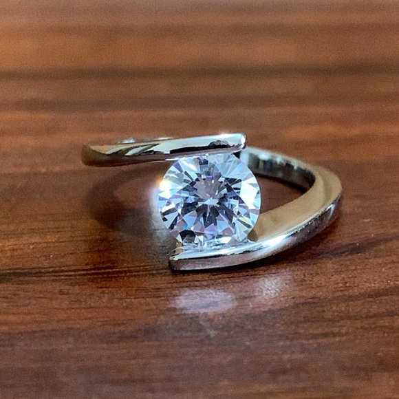 Jewelry - Sterling Silver Round Bezel CZ Ring